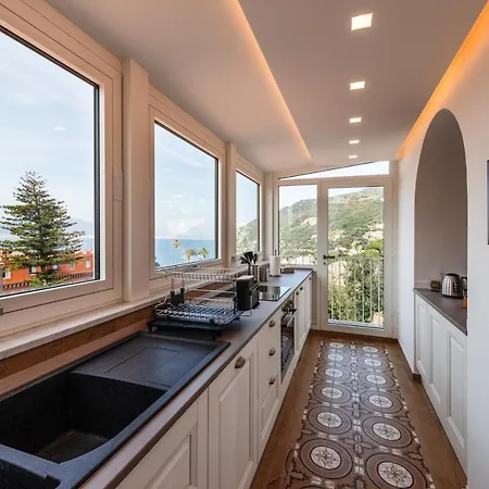 Maison Silvie * Vico Equense